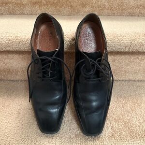 Geox Black Leather Lace-Up Square-Toe Oxfords